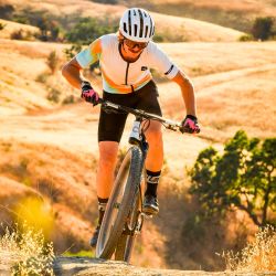 🚵‍♀️🔥 Camiseta Leatt MTB Endurance 3.0 – Blanco Heatmap 🤍🌡️