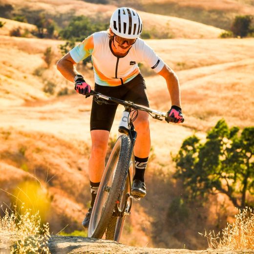 🚵‍♀️🔥 Camiseta Leatt MTB Endurance 3.0 – Blanco Heatmap 🤍🌡️