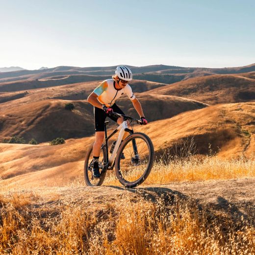 🚵‍♀️🔥 Camiseta Leatt MTB Endurance 3.0 – Blanco Heatmap 🤍🌡️