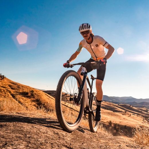 🚵‍♀️🔥 Camiseta Leatt MTB Endurance 3.0 – Blanco Heatmap 🤍🌡️