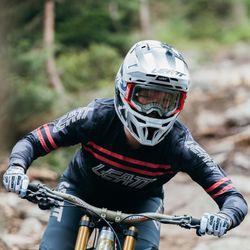 Camiseta Leatt MTB Gravity 4.0 WN Negro | Ropa de Alto Rendimiento para Mujeres Ciclistas de MTB
