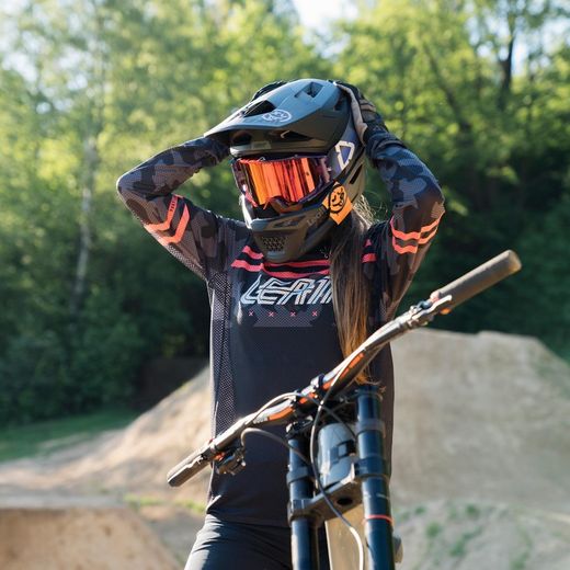 Camiseta Leatt MTB Gravity 4.0 WN Negro | Ropa de Alto Rendimiento para Mujeres Ciclistas de MTB