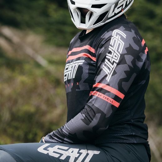Camiseta Leatt MTB Gravity 4.0 WN Negro | Ropa de Alto Rendimiento para Mujeres Ciclistas de MTB