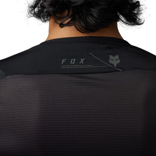 🖤 Camiseta Técnica Fox de Manga Larga Flexair Ascent – Ligereza y Rendimiento para MTB Negra