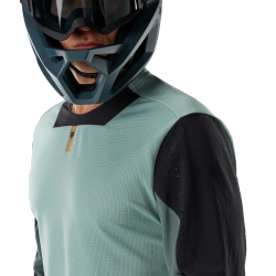 🚵‍♂️🔥 Camiseta Técnica de Manga Larga Fox Defend – Resistencia y Comodidad para MTB