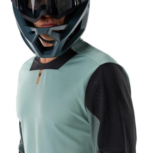 🚵‍♂️🔥 Camiseta Técnica de Manga Larga Fox Defend – Resistencia y Comodidad para MTB