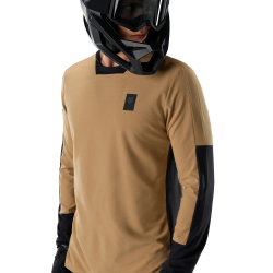 ❄️🚵‍♀️ Camiseta Técnica de Manga Larga Fox Defend Thermal – Calidez y Rendimiento para el Ciclista Exigente
