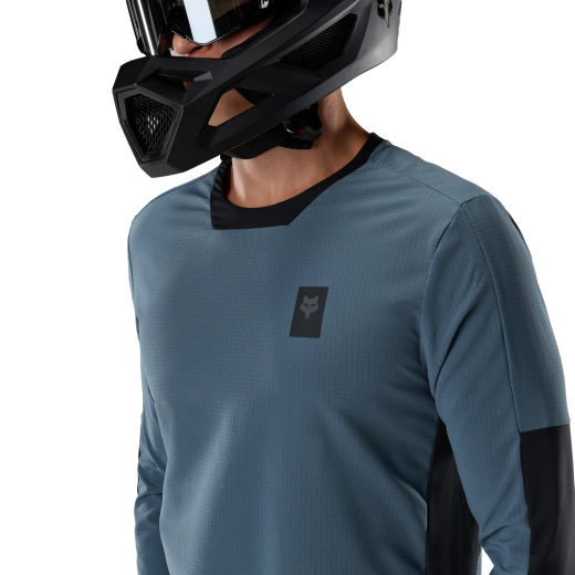 ❄️🚵‍♀️ Camiseta Técnica de Manga Larga Fox Defend Thermal – Calidez y Rendimiento para el Ciclista Exigente