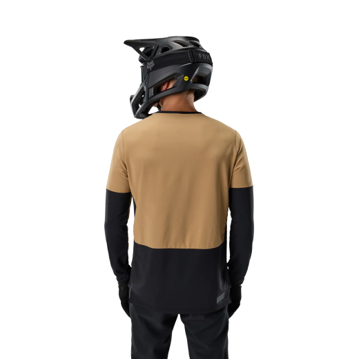 ❄️🚵‍♀️ Camiseta Técnica de Manga Larga Fox Defend Thermal – Calidez y Rendimiento para el Ciclista Exigente