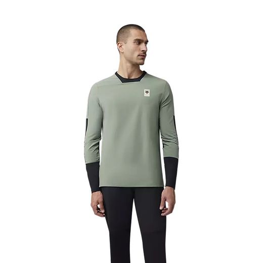 🔥 Camiseta Técnica Fox Defend Thermal – Calidez y Rendimiento para tus Aventuras al Aire Libre 🦊