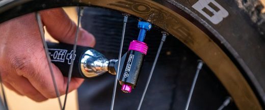💨🔧 Cartucho CO₂ Muc-Off 25 g (Pack 20 Unidades) | Inflado Rápido, Potente y Seguro