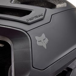 🪖🖤 Casco FOX Dropframe Pro – Protección y Comodidad para MTB y Enduro | Negro Mate 🚵‍♂️