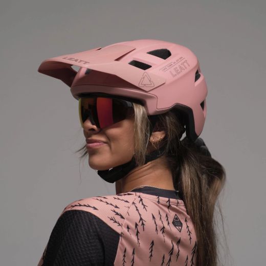 🌸🪖 Casco Leatt MTB AllMtn 2.0 Rosa | Seguridad, estilo y comodidad en cada ruta 💪🚵‍♀️
