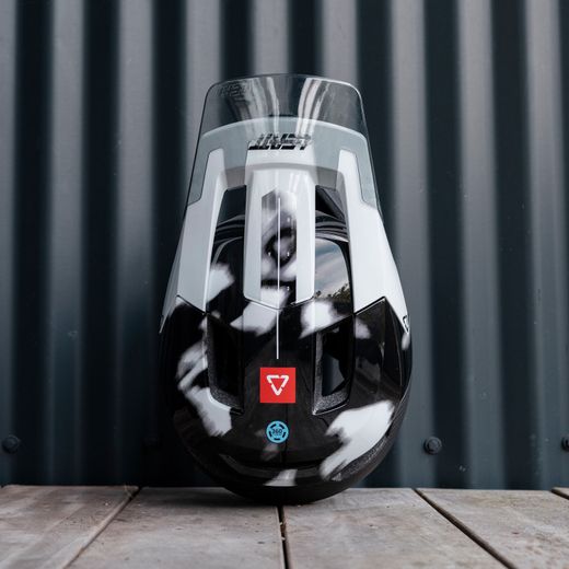 🧠🤍 Casco Leatt MTB Gravity 5.0 Blanco – Protección máxima, ligereza extrema y estilo impecable ⚡🚵‍♂️