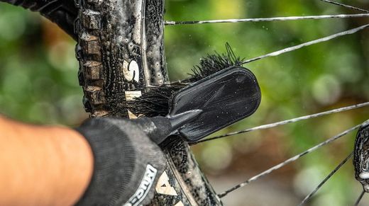 Cepillo Muc-Off Cassette y Cubierta | Limpieza Profunda de Transmisión y Neumáticos