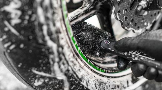 Cepillo Muc-Off Componentes y Ruedas 🛞 Limpieza Profunda | Ideal para Bicicletas 🚴 y Motos 🏍️