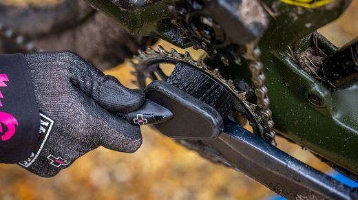 Cepillo Muc-Off en Profundidad | Limpieza Precisa para Bicicletas