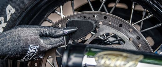 Cepillo Muc-Off en Profundidad | Limpieza Precisa para Bicicletas