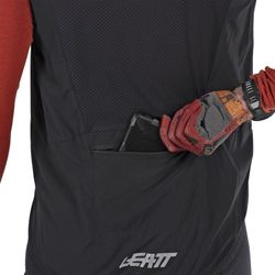🦺 Chaleco Leatt MTB Endurance 2.0 Negro – Comodidad, Protección y Estilo para Riders de Alto Rendimiento