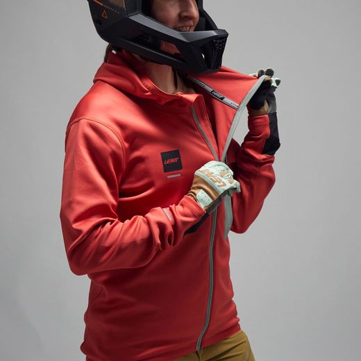 ❤️‍🔥🚵‍♀️ Chaqueta Leatt MTB ThermaFlow 2.0 Mujer Rojo Dusty – Calidez, estilo y rendimiento en cada pedaleo 🌬️✨