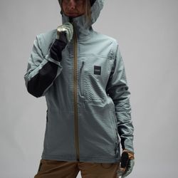 💚🚵‍♀️ Chaqueta Leatt MTB ThermaFlow 5.0 Mujer Verde Mist – Máximo confort térmico y estilo para tus rutas invernales ❄️🔥