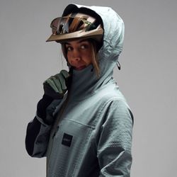 💚🚵‍♀️ Chaqueta Leatt MTB ThermaFlow 5.0 Mujer Verde Mist – Máximo confort térmico y estilo para tus rutas invernales ❄️🔥