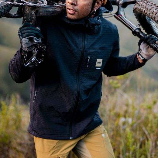 🖤🚵‍♂️ Chaqueta Leatt MTB ThermaFlow 5.0 Negro – Protección térmica y estilo para los días más fríos ❄️🔥