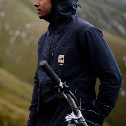 🖤🚵‍♂️ Chaqueta Leatt MTB ThermaFlow 5.0 Negro – Protección térmica y estilo para los días más fríos ❄️🔥