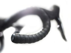 🚴‍♂️ Cinta de Manillar AMS Sterrato - Negra Rendimiento, Comodidad y Estilo para tus Aventuras en Bicicleta