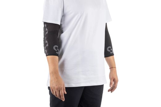 🛡️ Coderas Protectoras Flow Arlecchino Gris Negro 🖤🩶 | Protección MTB, Trail y Enduro 🚵‍♂️🔥