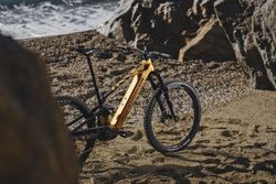 🔥🚵‍♂️ Mondraker Crafty Carbon XR Mars – Potencia total, diseño exclusivo y control absoluto 🚀