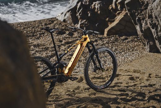 🔥🚵‍♂️ Mondraker Crafty Carbon XR Mars – Potencia total, diseño exclusivo y control absoluto 🚀