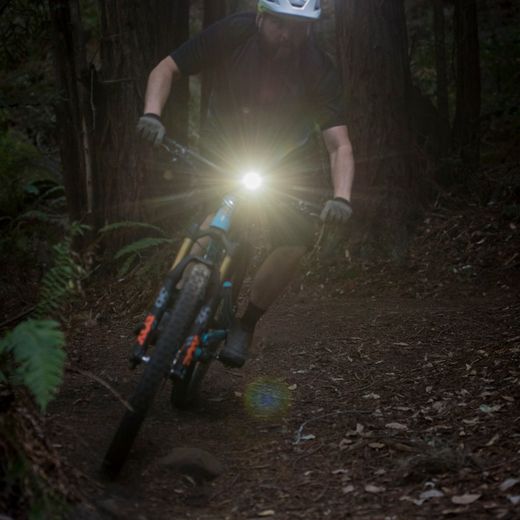 🚴‍♂️💡🔴 Pack de Luces Blackburn Dayblazer  – 1000 + 65 Lúmenes 🔥 | Visibilidad y Seguridad Total para Ruta y Ciudad 🌙
