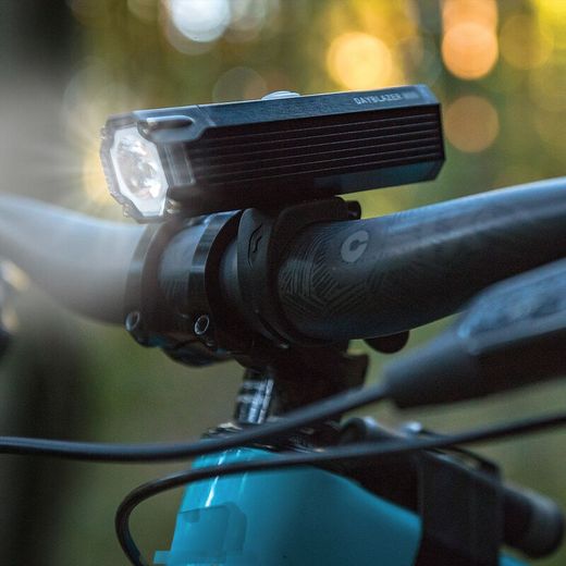 🚴‍♂️💡🔴 Pack de Luces Blackburn Dayblazer  – 1000 + 65 Lúmenes 🔥 | Visibilidad y Seguridad Total para Ruta y Ciudad 🌙