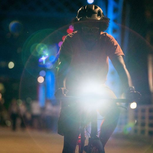 🚴‍♂️💡 Luz Delantera Blackburn Dayblazer  – 1000 Lúmenes 🔥 | Potencia y Seguridad para MTB y Ruta Nocturna 🌙