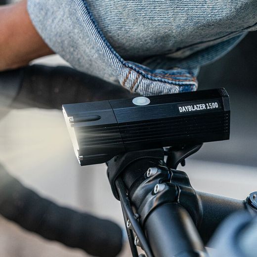 🚴‍♂️💡 Luz Delantera Blackburn Dayblazer  – 1500 Lúmenes 🔥 | Potencia Máxima y Seguridad para Ruta y MTB 🌙