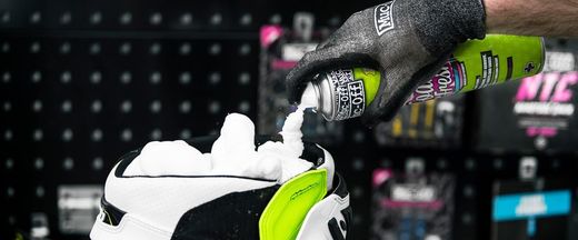 Espuma Muc-Off Limpieza Interior Casco,Guantes Ropa,Calzado
