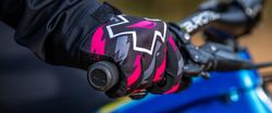 ⚡🧤 Guantes Muc-Off MTB Bolt | Rendimiento y estilo en cada pedalada 🚵‍♂️✨