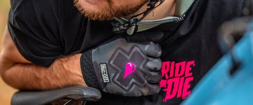 🧤🔥 Guantes Muc-Off MTB Camo | Control, estilo y protección sobre la bici 🚴‍♂️🌲