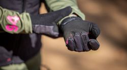🖤🧤 Guantes Muc-Off MTB Gris | Máximo confort y control en tus rutas MTB 🚵‍♂️⚙️
