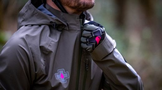 💚🧤 Guantes Muc-Off MTB Verde | Comodidad, agarre y estilo para tus rutas 🚵‍♂️🌿