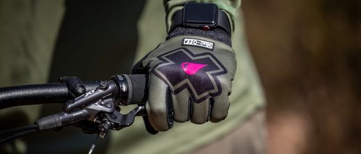 💚🧤 Guantes Muc-Off MTB Verde | Comodidad, agarre y estilo para tus rutas 🚵‍♂️🌿