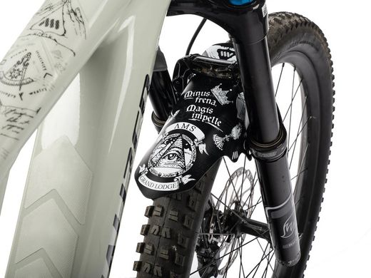 🚴‍♂️ Guardabarros AMS Opus Magna  🛡️ Protección y estilo para tu vehículo off-road