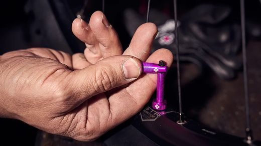 Juego Muc-Off Valvulas Tubeless 60 Mm Morado