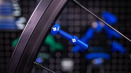 Juego Valvulas Muc-Off Tubeless 80 Mm Aluminio Arcoiris