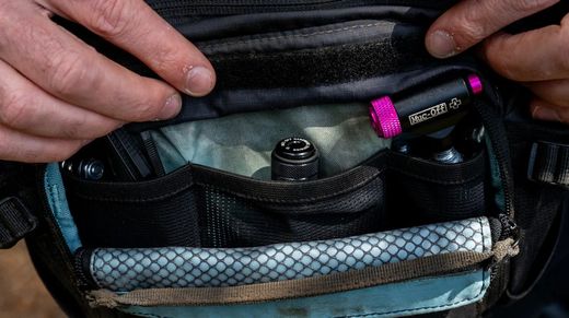 KIT CAPSULA MECHAS REPARACION TUBELESS MUC-OFF ALUMINIO NEGRO (TUBELESS REPAIR CAPSULE)