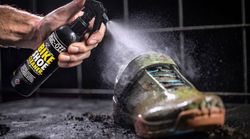 KIT CUIDADO ZAPATILLAS MUC-OFF (INCLUYE LIMPIADOR/NEUTRALIZADOR