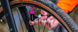 Kit Inflado Muc-Off Carretera ⛽️ Bomba Compacta y Accesorios Premium para Ciclistas Pro