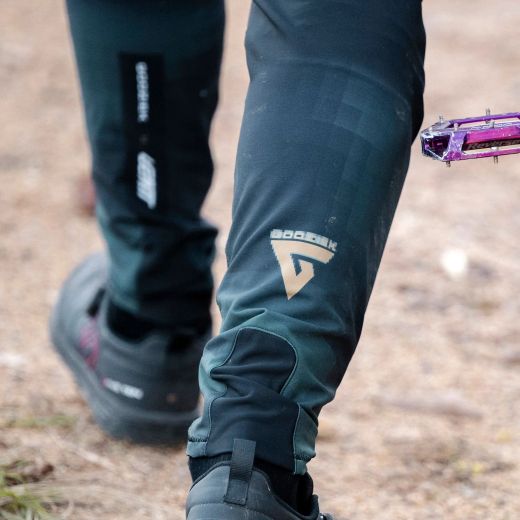 🚵‍♂️🔥 Kit Leatt MTB Gravity 1.0 Szymon Godziek – Estilo y rendimiento al nivel de los pros 💪🌄