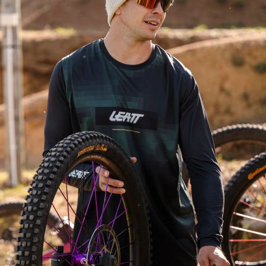 🚵‍♂️🔥 Kit Leatt MTB Gravity 1.0 Szymon Godziek – Estilo y rendimiento al nivel de los pros 💪🌄